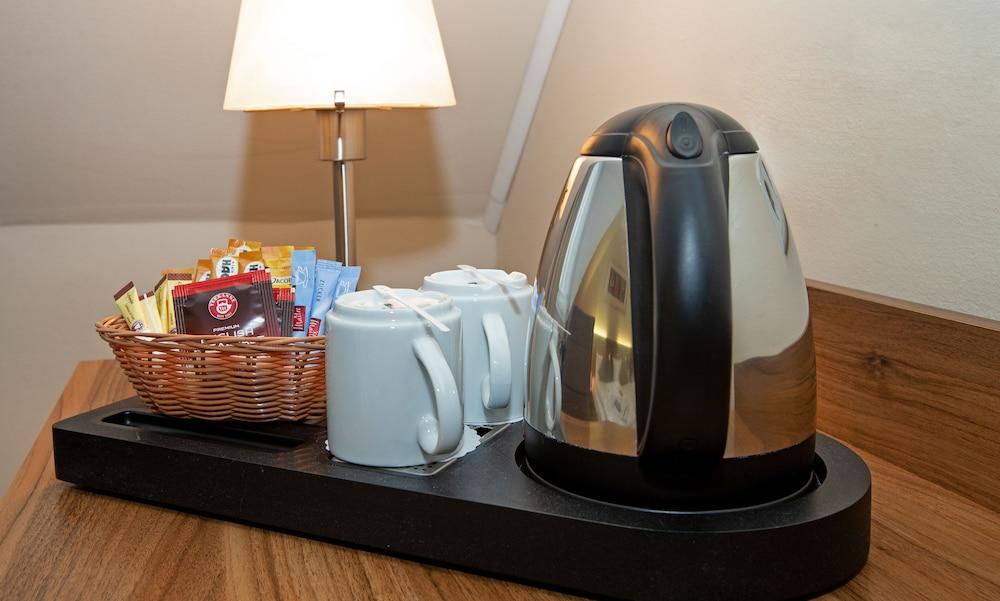 B&B Hotel Berlin City-Ost Экстерьер фото