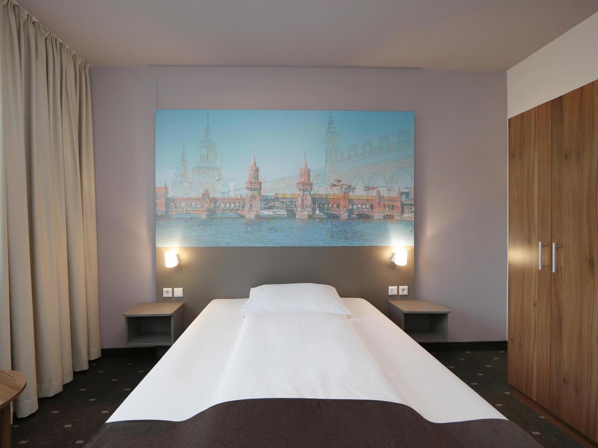 B&B Hotel Berlin City-Ost Экстерьер фото