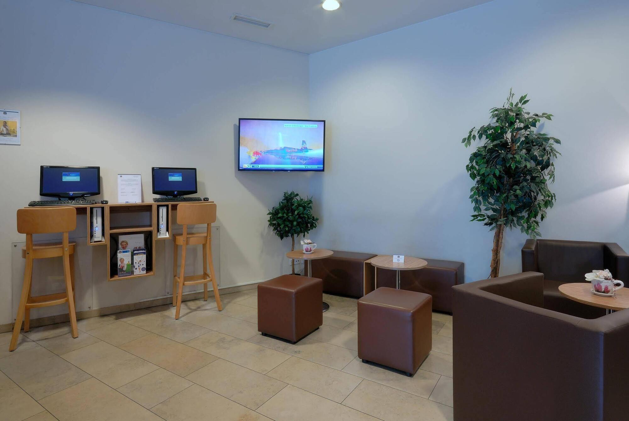 B&B Hotel Berlin City-Ost Экстерьер фото